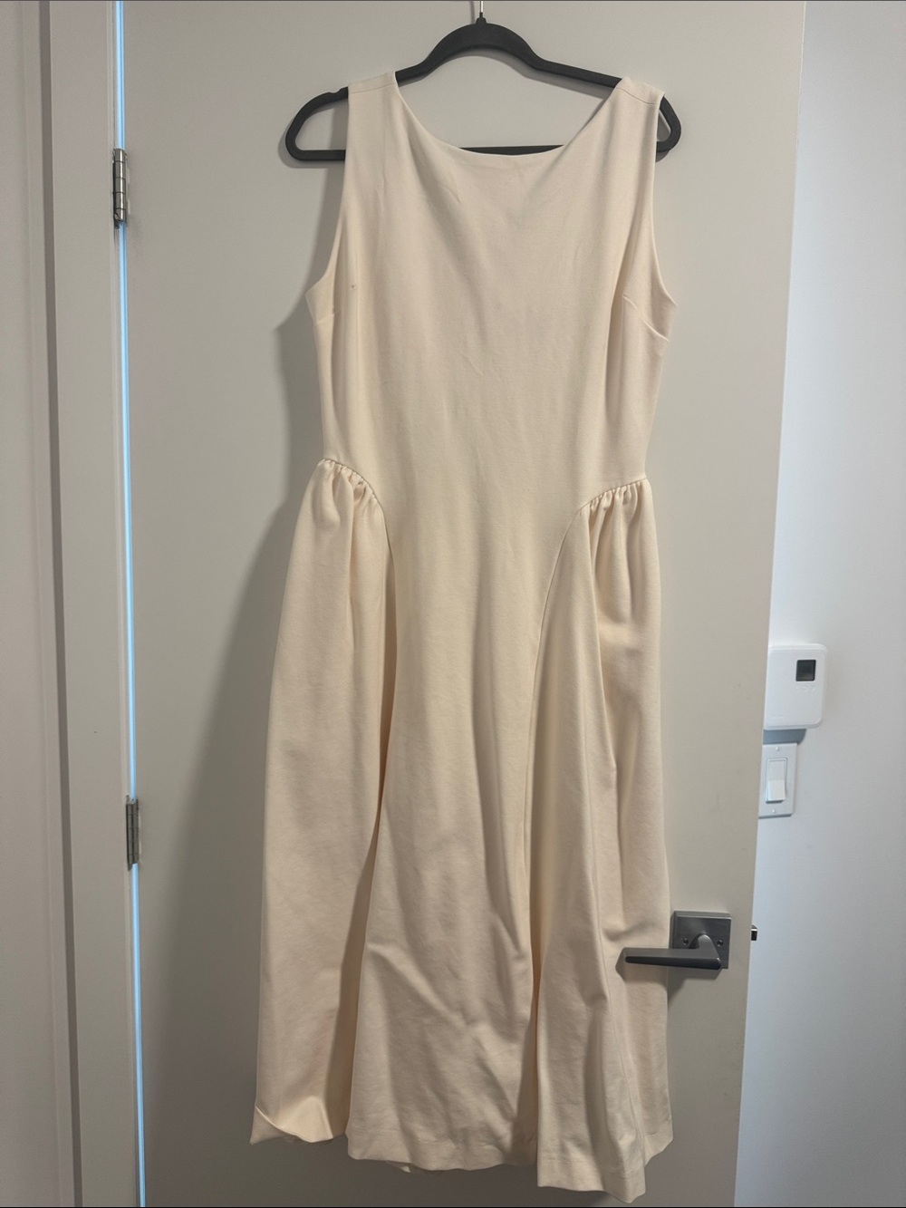 Dynamite Cream Sleeveless Midi Dress
